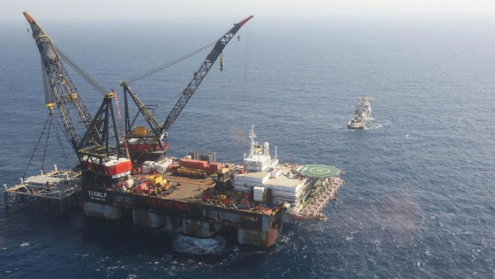 منصة النفط التي أقيمت لاستغلال رصيف ليفياثان، قبالة الساحل الإسرائيلي. (وكالات)