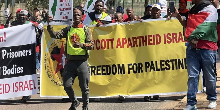 إفريقيون يتظاهرون للتنديد بإسرائيل