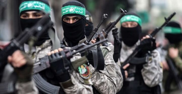 عناصر من كتائب القسام الذراع العسكري لحركة حماس
