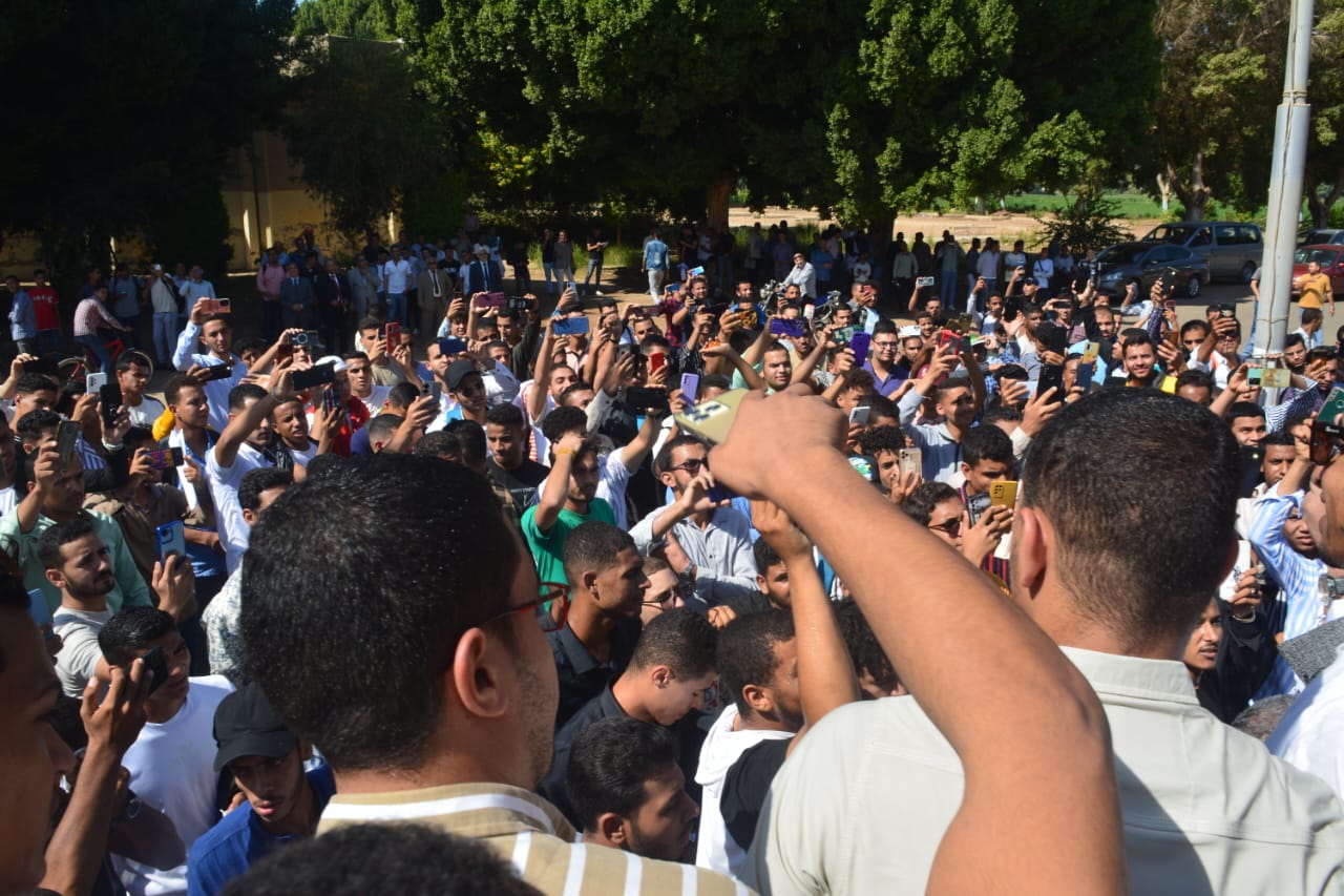  وقفة تضامنية مع الشعب الفلسطيني لطلاب جامعة الأزهر بأسيوط 