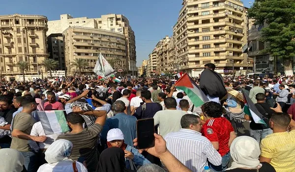 مسيرة من الأزهر إلى ميدان التحرير تضامنا مع فلسطين