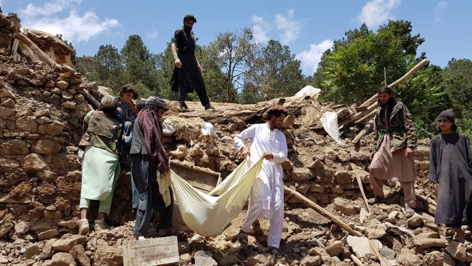 ارتفاع ضحايا زلزال غرب أفغانستان إلى 2500 قتيل