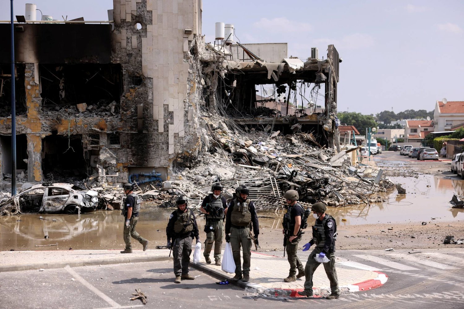 الحرب في يومها 48 : إسرائيل  تأخر موعد الهدنة للجمعة والقصف مستمر شمال وجنوب القطاع