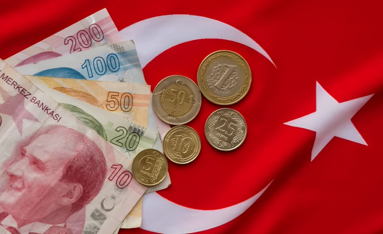  تركيا ترفع الفائدة 500 نقطة أساس إلى 40%