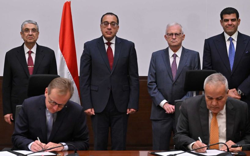  الحكومة المصرية توقع مذكرة تفاهم لدراسة تصدير الطاقة المتجددة لأوروبا
