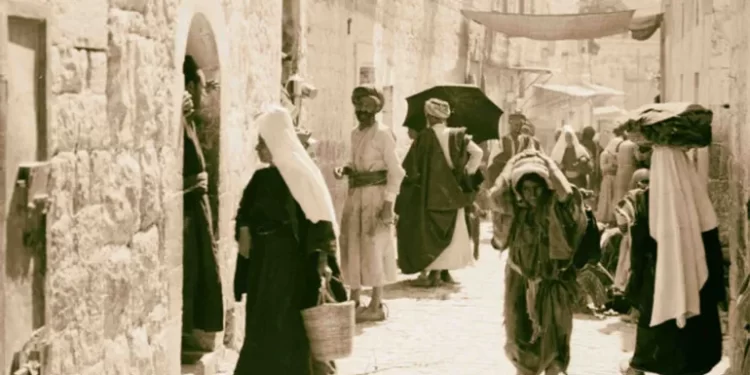 بداية اتصال العبريين بفلسطين لا تعتمد على أية شهادات تاريخية صحيحة