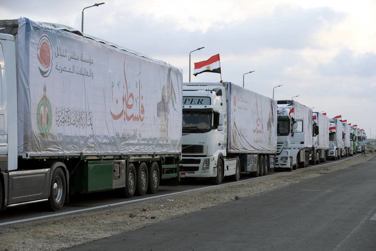 80 شاحنة مساعدات و5 شاحنات وقود إلى غزة عبر رفح