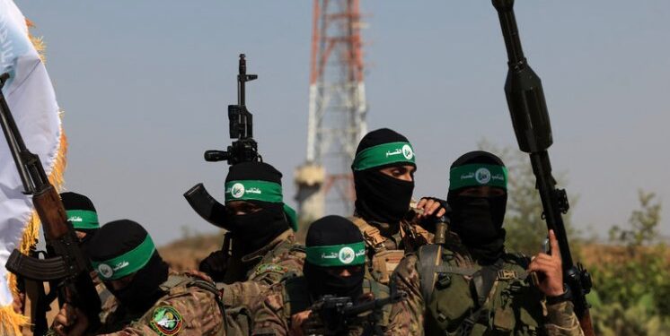 عناصر من كتائب القسام الذراع العسكري لحركة حماس