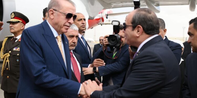 الرئيس السيسي يستقبل نظيره التركي