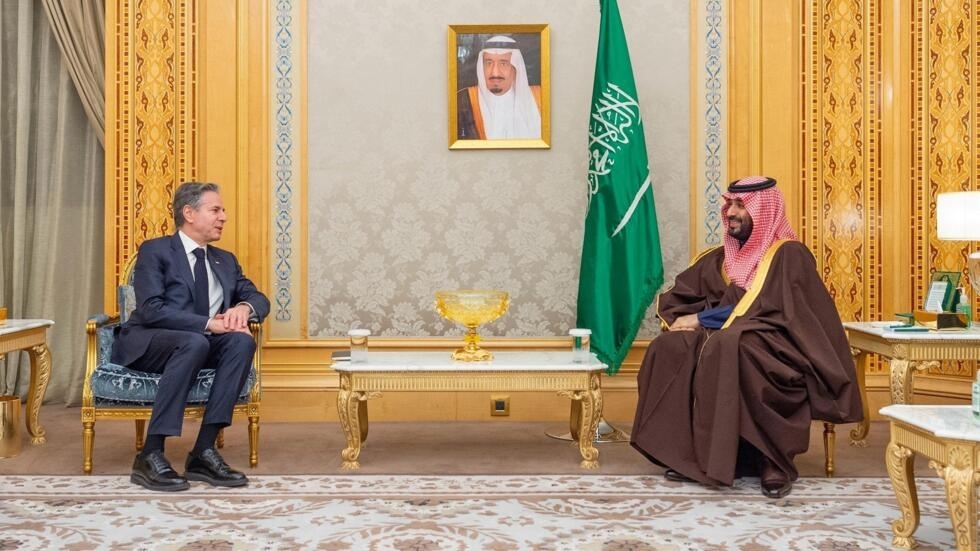 ولي العهد السعودي يلتقي وزير الخارجية الأمريكي في الرياض