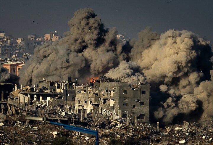 الاحتلال الإسرائيلي يكثف قصفه على قطاع غزة 