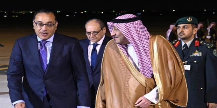 وصول رئيس الوزراء إلى السعودية