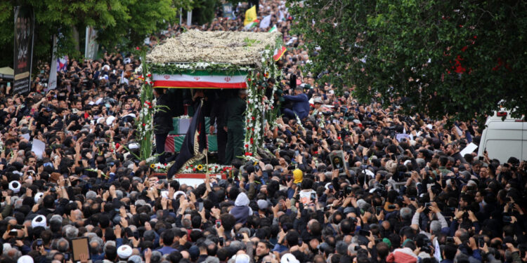من مراسم تشييع الرئيس الإيراني إبراهيم رئيسي في تبريز