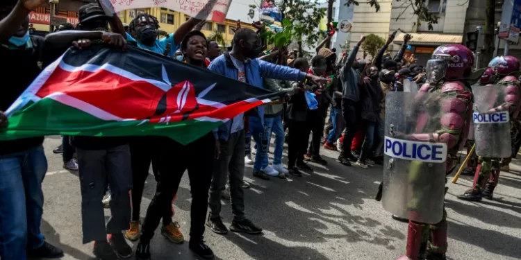 كينيون يحتجون في نيروبي على الزيادات الضريبية في مشروع قانون المالية الجديد
