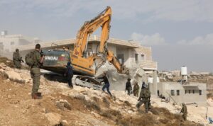 الضفة الغربية .. الاحتلال يهدم 7 منازل وحماس تتصدي لقوة راجلة