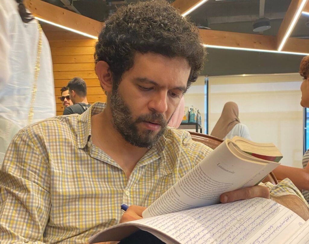 أشرف عمر رسام الكاريكاتير
