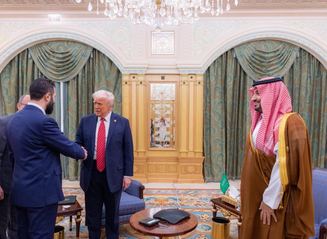 ترامب يلتقي أحمد الشرع في الرياض بحضور محمد بن سلمان