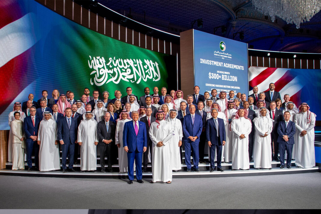 ما يهم ترامب الصفقات الكبرى والتريليونيات السهلة.. الصورة من منتدى الاستثمار السعودي الأمريكي