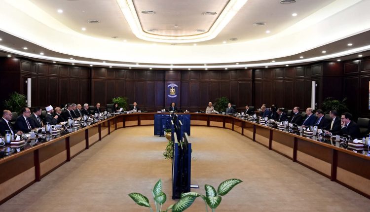 الحكومة تمنح الرخصة الذهبية لمشروعات جديدة