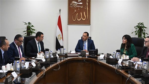 مدبولى يتابع موقف تقنين الأراضي المضافة لعدد من المدن الجديدة