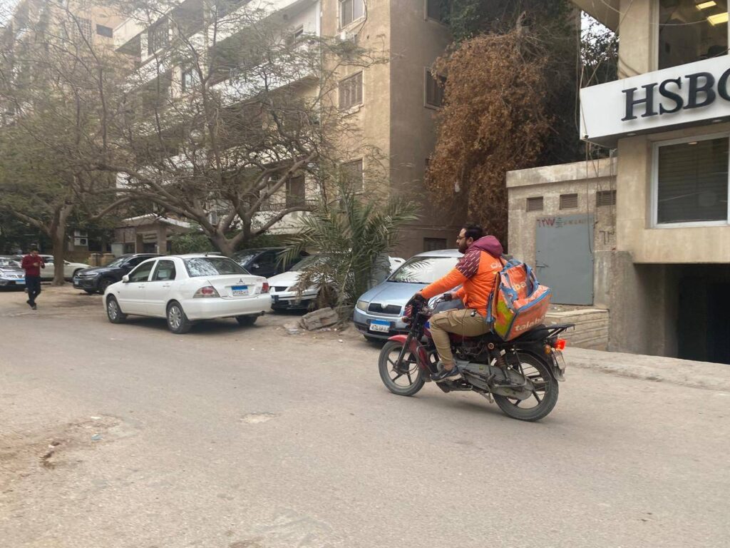 وزارة العمل تطلق حملة لحماية عمال الدليفري