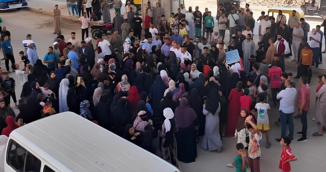 وقفة لاهالي عزبة الهجانة