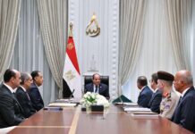 ازي الحال| السيسي يجتمع بعدد من المسئولين لبحث ملف شبكات الاتصالات.. تقرير: السلطات المصرية تستهدف لاجئين على أساس عنصري جانب من اجتماع الرئيس