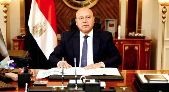 الفريق كامل الوزير، وزير الصناعة والنقل