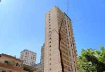 العقارات الآيلة للسقوط.. هل تكفي خطط الحكومة للإسكان البديل؟ رصد إزالة عقار المندرة المائل بالإسكندرية