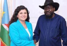 جنوب السودان.. هشاشة اقتصادية ترشحها موطنا لتهجير الفلسطينيين سلفا كير رئيس جنوب السودان يستقبل نائبة وزير الخارجية الإسرائيلية شارين هاسكل في أغسطس الماضي