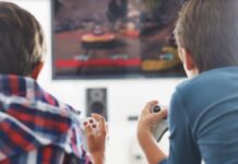 إخفاء 15 طفلًا لعبوا PUBG متهمون بالإرهاب أطفال يمارسون ألعابا إلكترونية