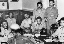 ديمقراطية يمكن الاستغناء عنها ضباط يوليو