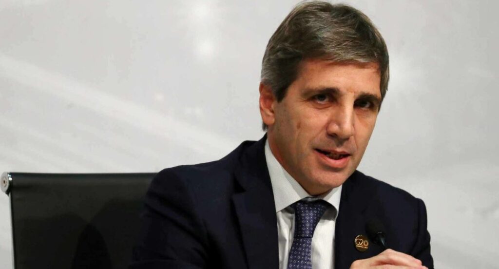 وزير الاقتصاد الأرجنتيني لويس كابوتو