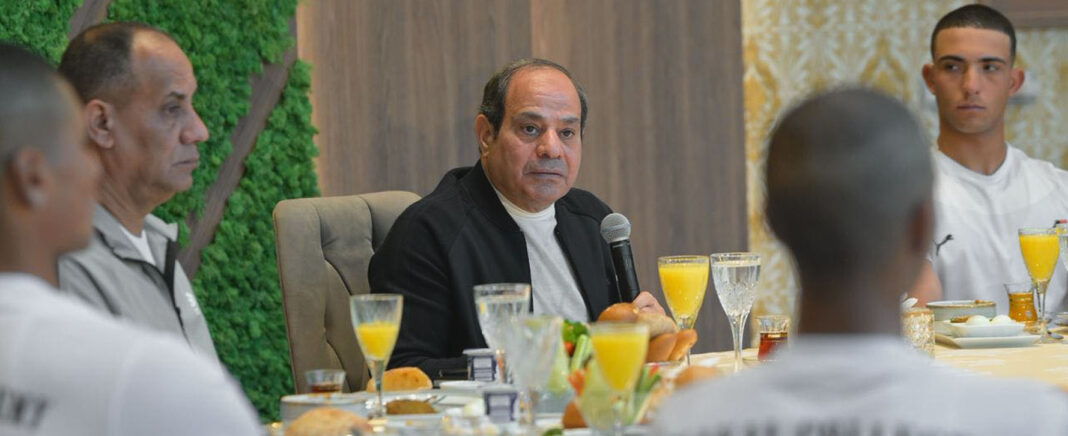 السيسي يرحب بانضمام القضاة لبرامج الأكاديمية العسكرية السيسي يرحب بانضمام القضاة لبرامج الأكاديمية العسكرية