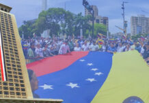 ازي الحال| الخارجية: الجالية المصرية في فنزويلا بخير.. الحكومة تستهدف جمع 6 مليارات دولار من برنامج الطروحات والأصول.. “أطباء السودان” تحذر من كارثة إنسانية في الدلنج أوضاع الجالية المصرية في فنزويلا