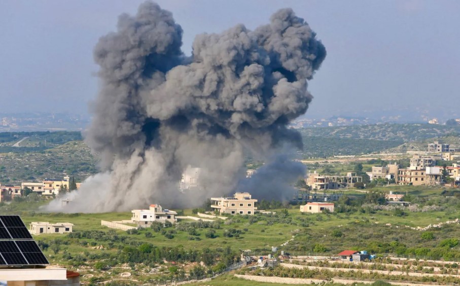 غارات عنيفة على لبنان