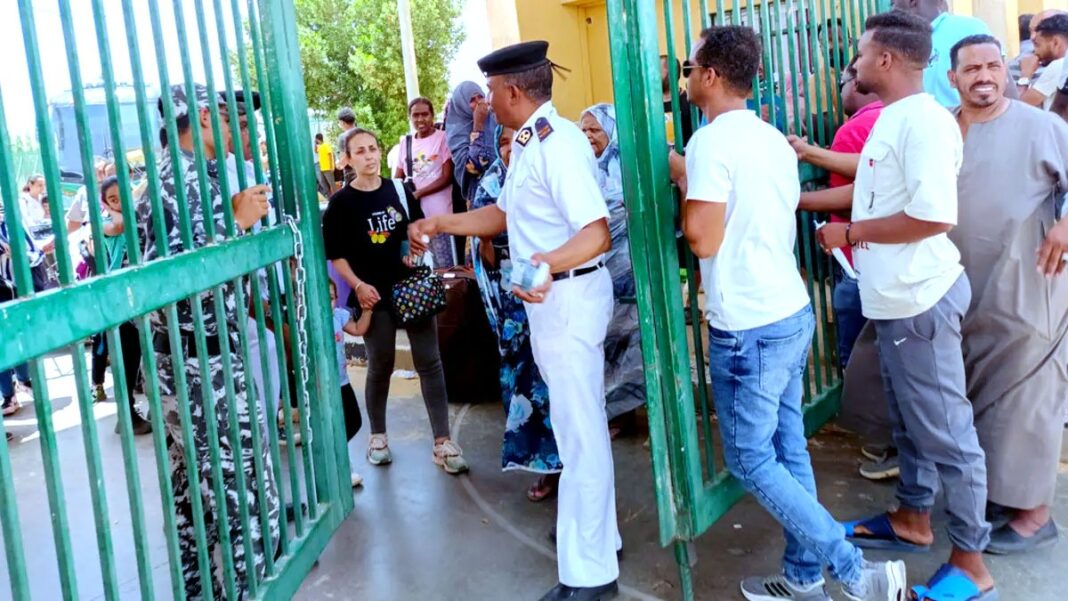 ترحيل اللاجئين من مصر