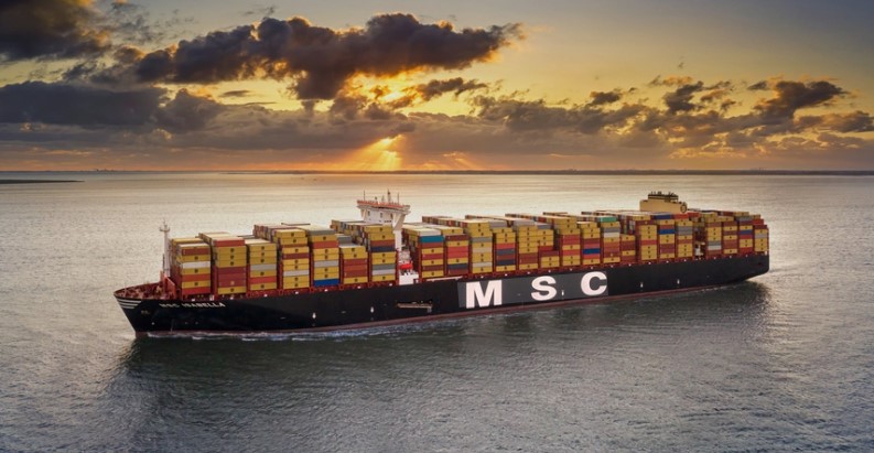 سفينة تابعة لشركة ام اس سي