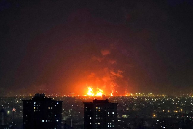 غارات على طهران