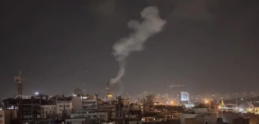.الاحتلال يقصف منطقة سكنية في طهران