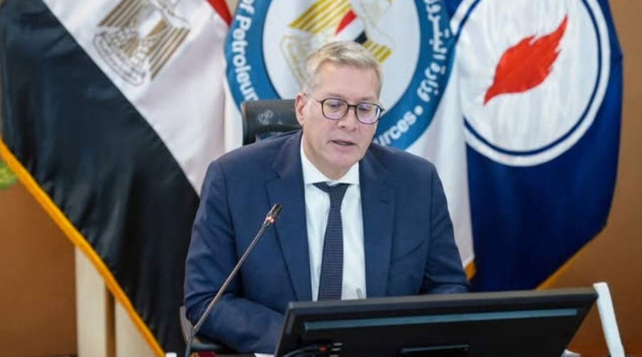 وزير البترول والثروة المعدنية المهندس كريم بدوي