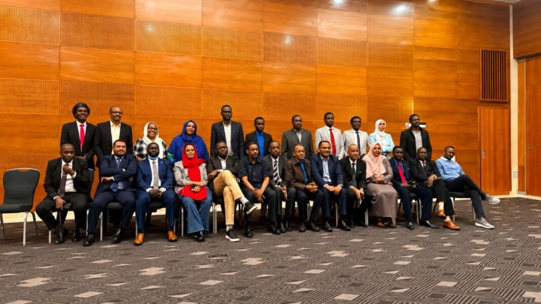 صورة متداولة لممثلي قوى سودانية شاركت في اجتماع أديس أبابا من أجل مستقبل سياسي جديد للبلاد