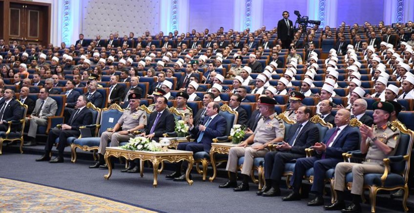 السيسي يشهد تخريج أئمة الأوقاف بالأكاديمية