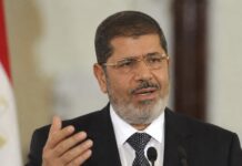 سياسة “الأخونة”.. هل كانت مسارًا حقيقًيا أم مبالغة إعلامية؟(1ــ 2) ظهر مصطلح “الأخونة” مع وصول الإخوان إلى السلطة في مصر بعد ثورة يناير.. في الصورة الرئيس الراحل المنتمي للجماعة محمد مرسي
